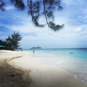 Ships in Grand Cayman