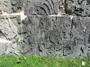 Carvings picturing the separated head